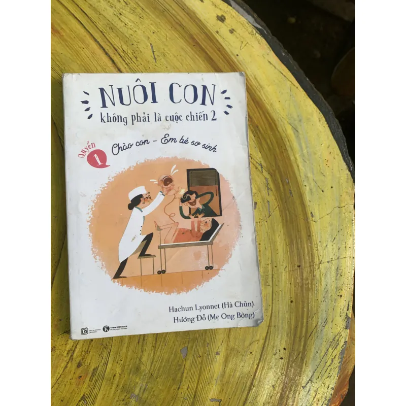 COMBO : NHÀ CÓ EM BÉ & DINH DƯỠNG TRẺ SƠ SINH VÀ TRẺ NHỎ TẶNG KÈM HAI CUỐN NUÔI CON 746490