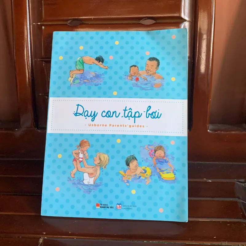 Dạy con tập bơi 1047628