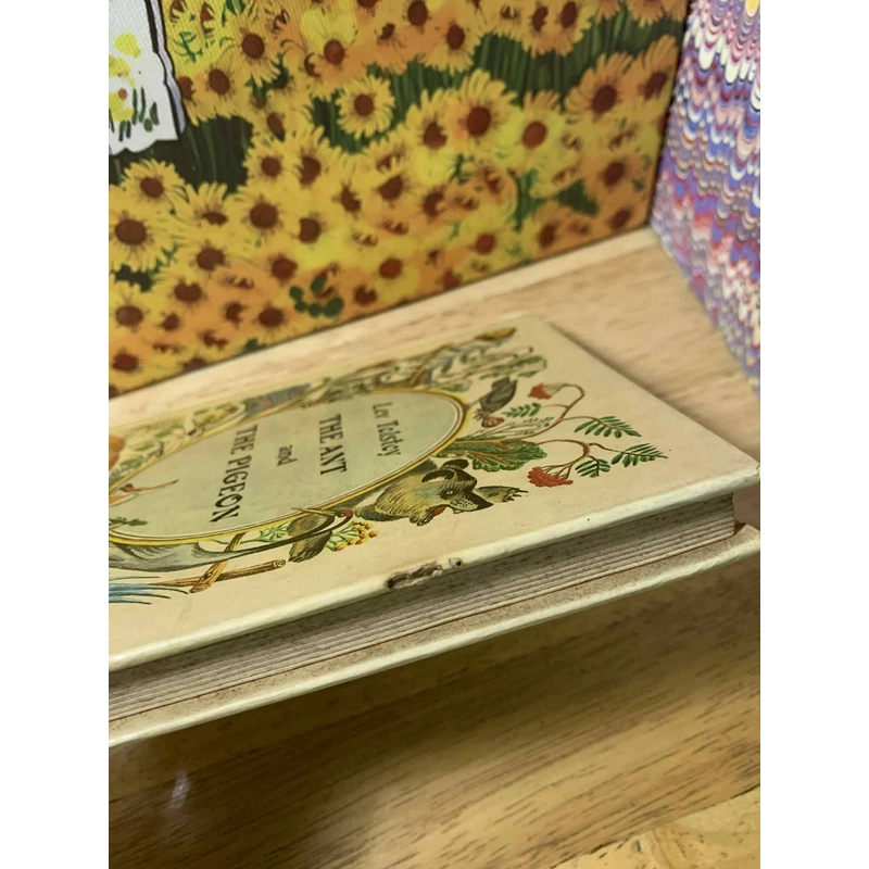 The Ant and The Pigeon - Lev Tolstoy 538477