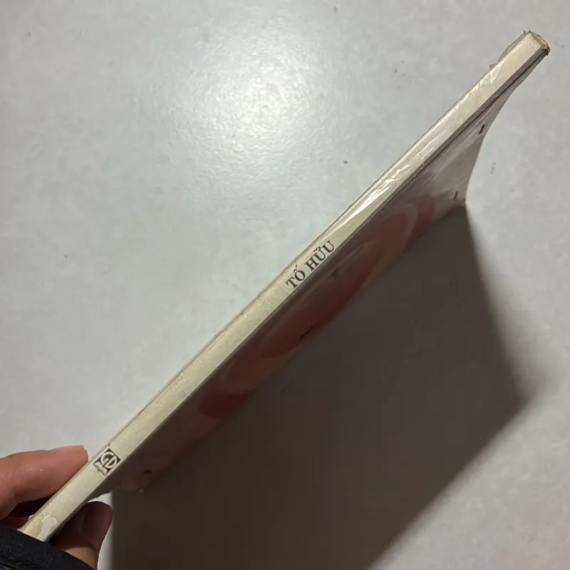 Tố Hữu - Nhà văn và tác phẩm trong nhà trường 758133