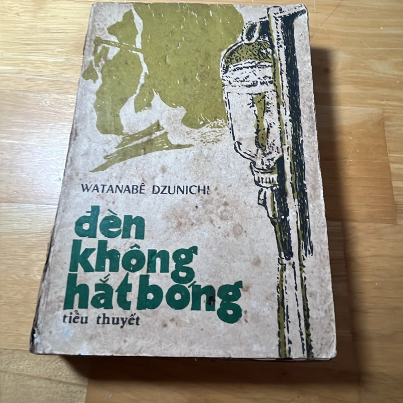 [Sách xưa] Tiểu thuyết y học Đèn không hắt bóng - 1986 443220