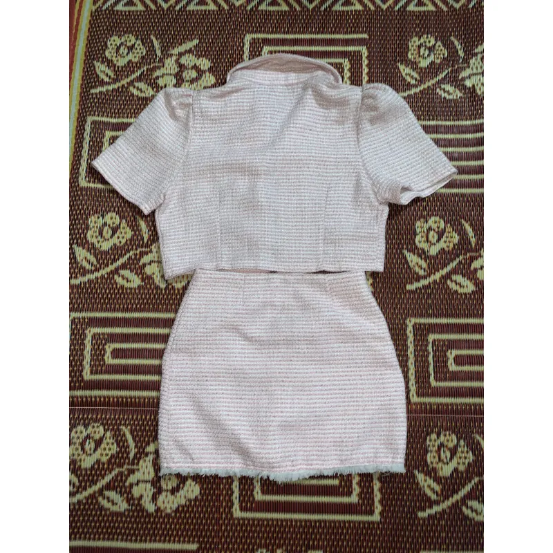 Áo và chân váy hồng 1025298