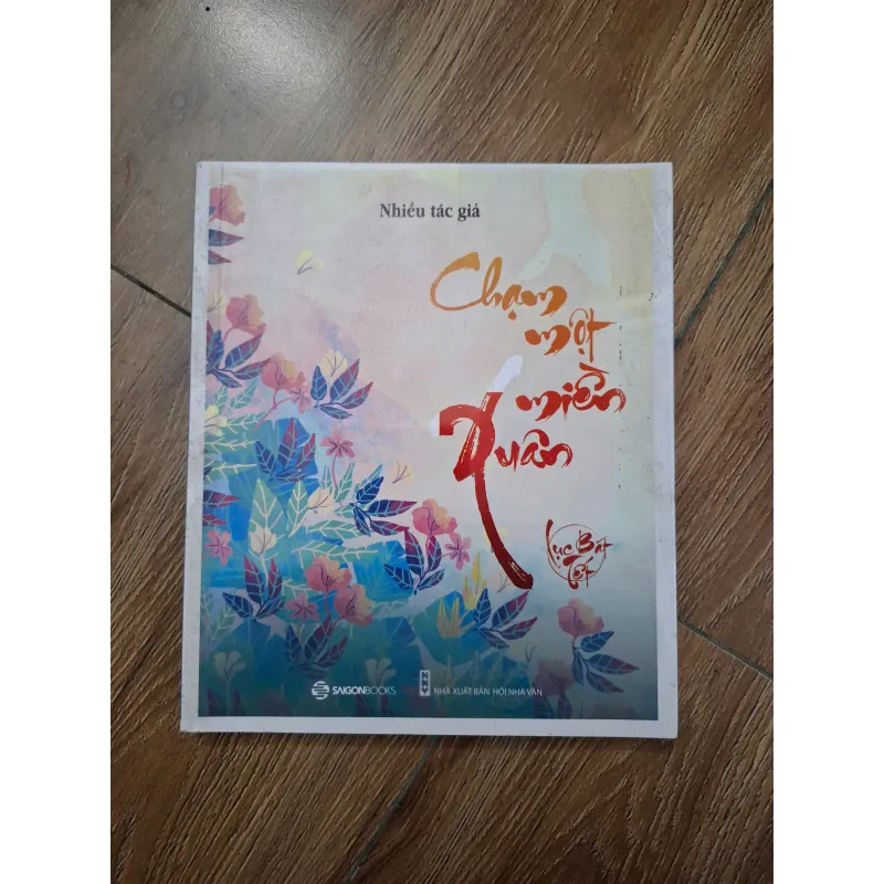 Chạm một miền Xuân - Nhiều tác giả - Tập văn / Tản văn 779800