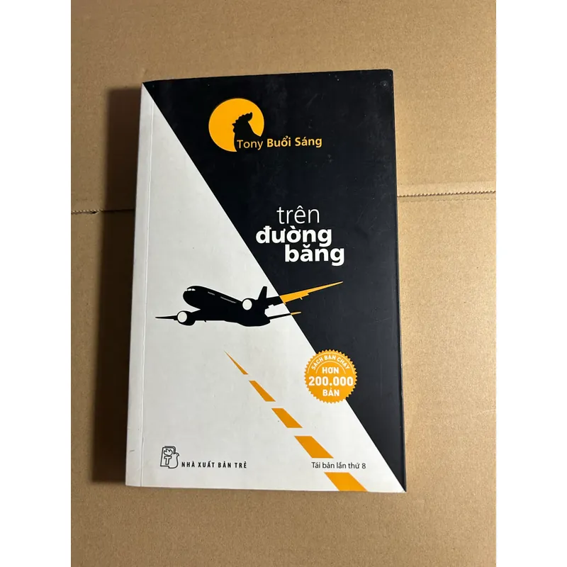 Trên đường băng 562508