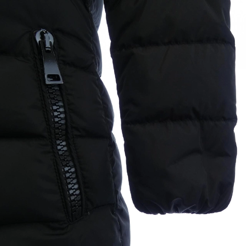 Áo khoác lông vũ MONCLER 638790