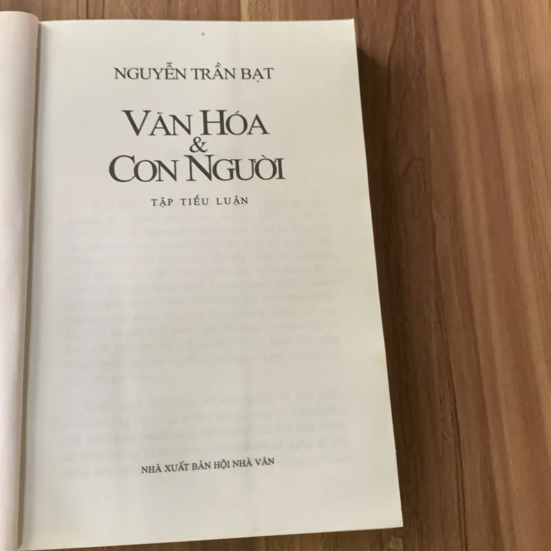 Con người và văn hoá, Nguyễn Trần Bạt 607301
