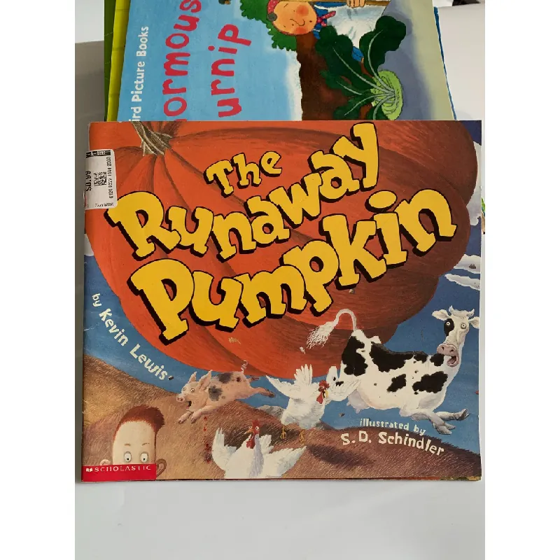 The Runaway Pumpkin – Kevin Lewis 561111