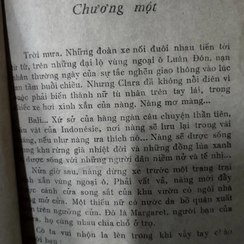 Cuốn sách  "Bali Nơi Gặp Lại Tình Yêu" của tác giả Anne Hampson. 563863