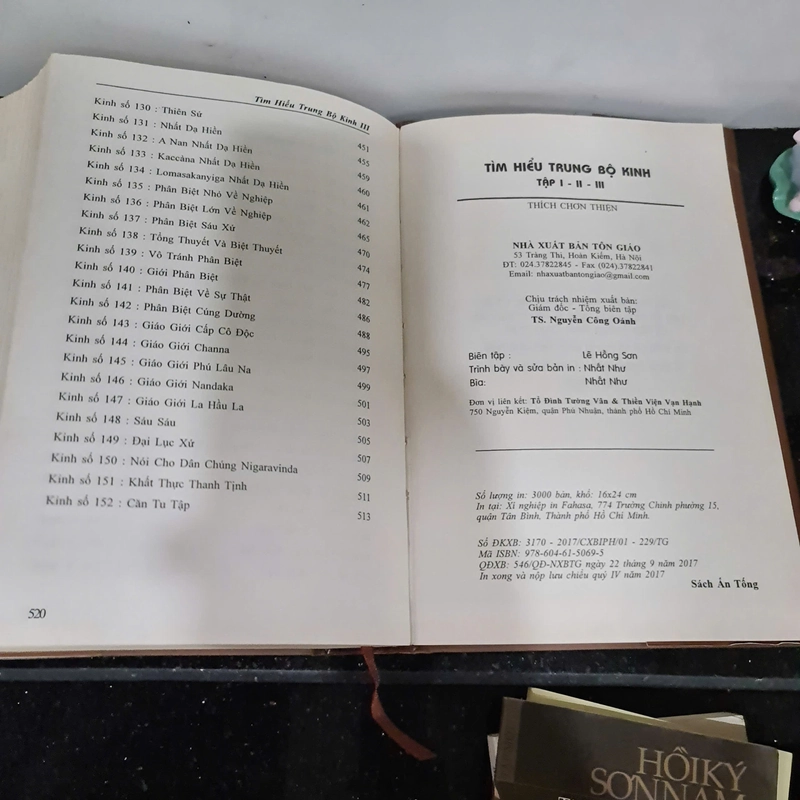 SÁCH TÌM HIỂU TRUNG BỘ KINH TRỌN BỘ 473704