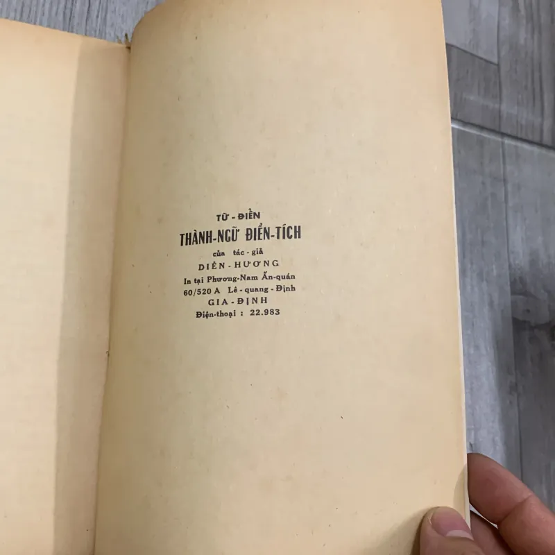 Tự điển thành ngữ điển tích - nhà sách khai trí. 10a2 1025742