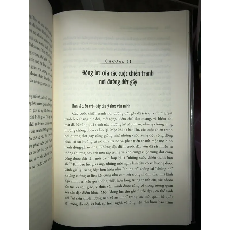 Sự va chạm giữa các nền văn minh và sự tái lập trật tự thế giới 730612