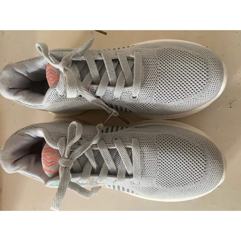 Giày thể thao nữ : Mới - chưa từng  mang ra ngoài - nhẹ  màu xám size 37 720351