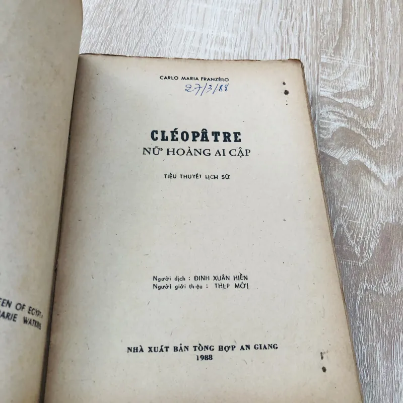 NỮ HOÀNG AI CẬP  961420