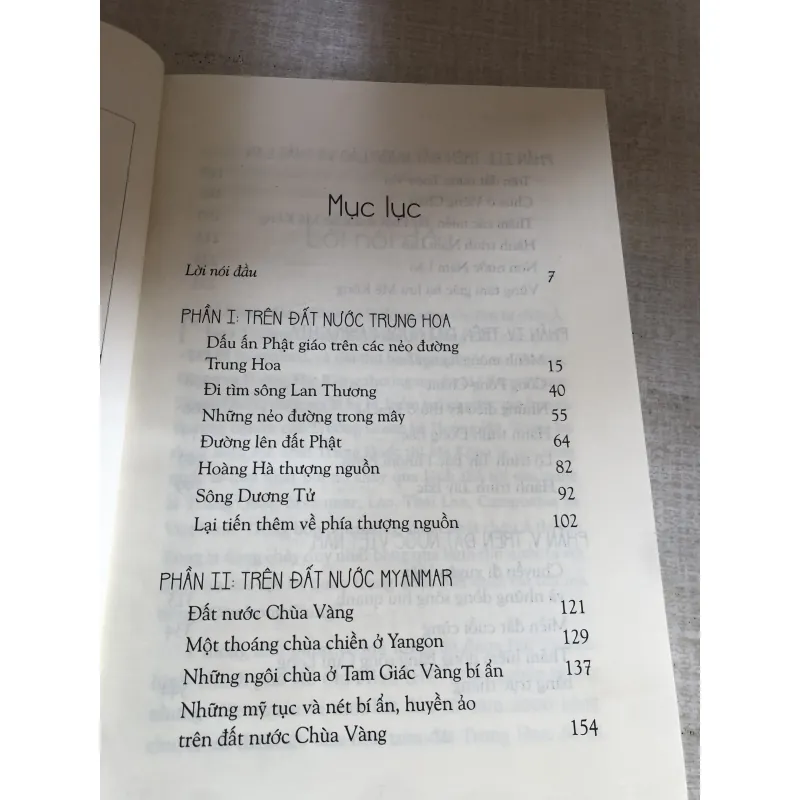 Đi dọc dòng sông Phật giáo  780672
