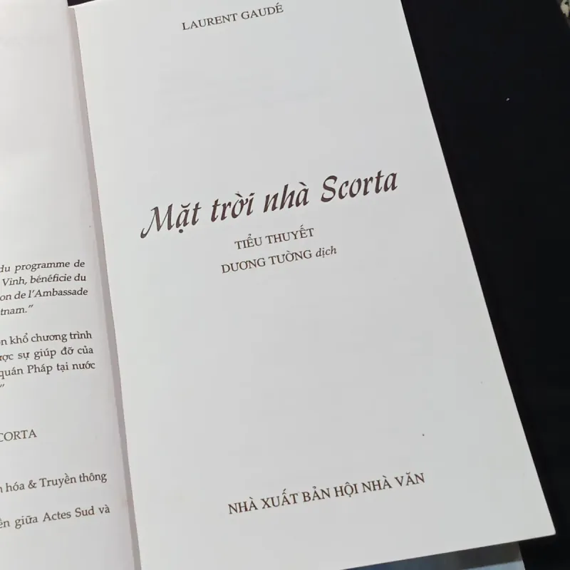 Mặt Trời Nhà Scozta - Laurent Gaude 991975