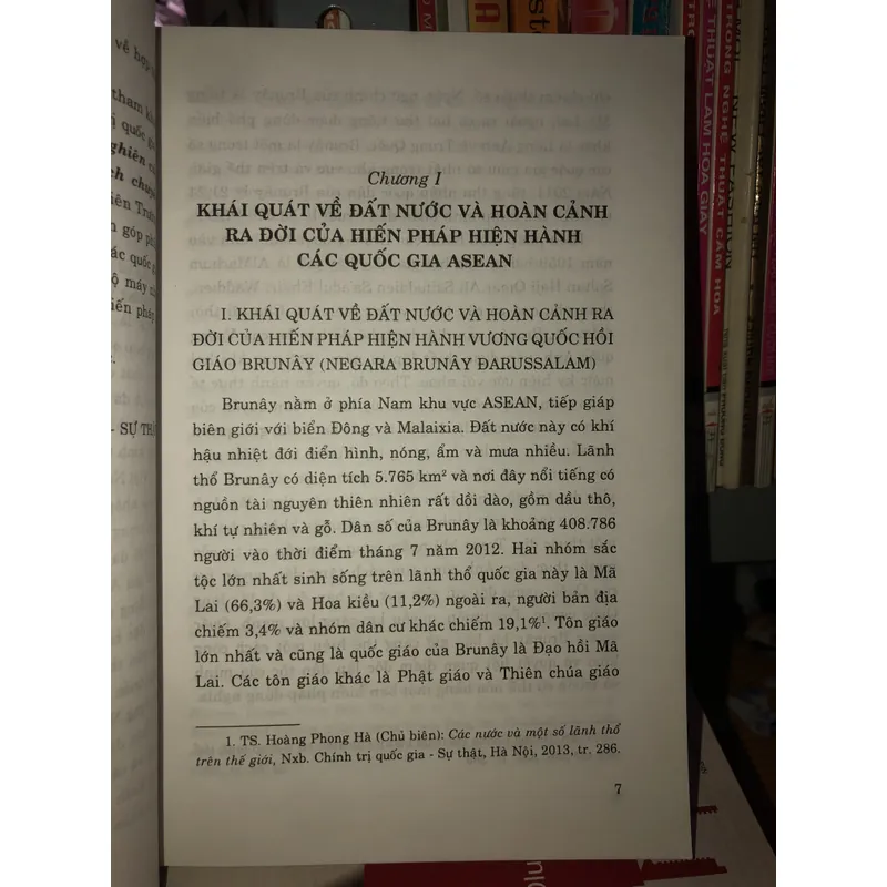 Nghiên cứu so sánh hiến pháp các quốc gia ASEAN - PGS. TS. Tô Văn Hoà 621912