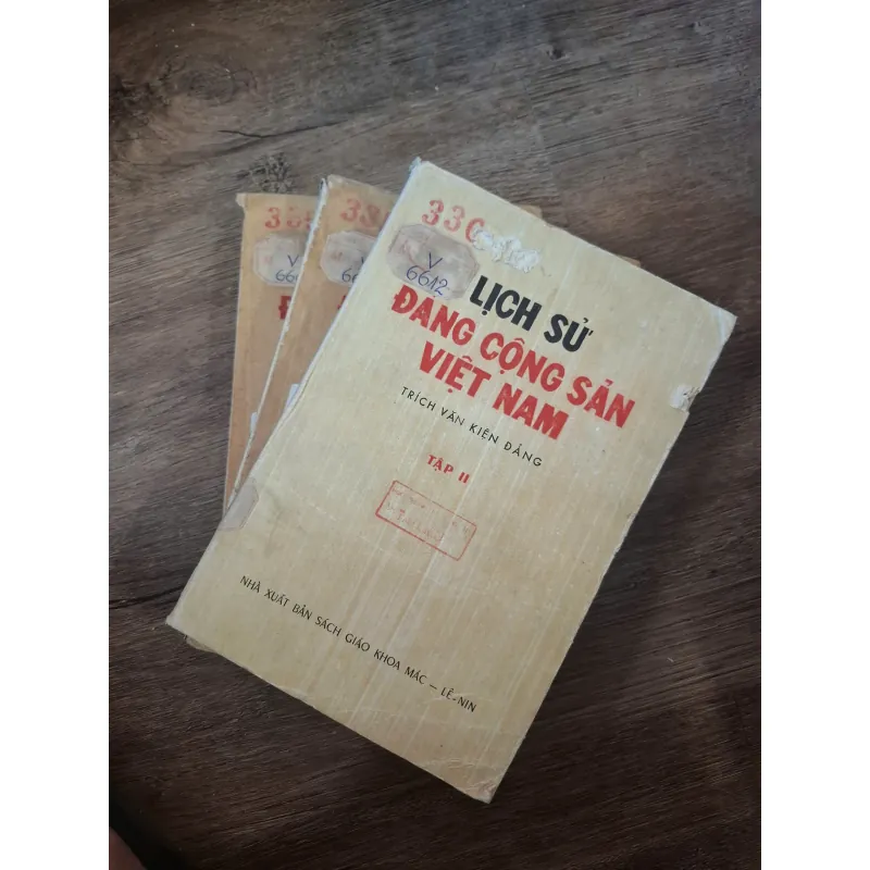 Lịch sử Đảng Cộng sản Việt Nam (Trích văn kiện Đảng) - Tập II - NXB SGK Mác - Lê-nin 728795