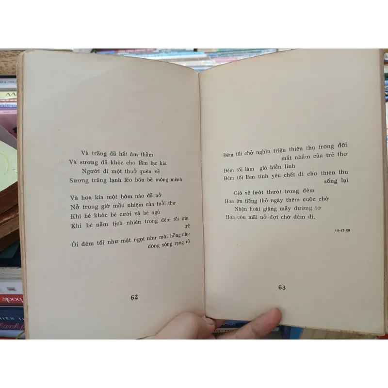 GIÓ BẤC TRẺ NHỎ ĐÓA HỒNG VÀ DẾ - Hoài Khanh 697839