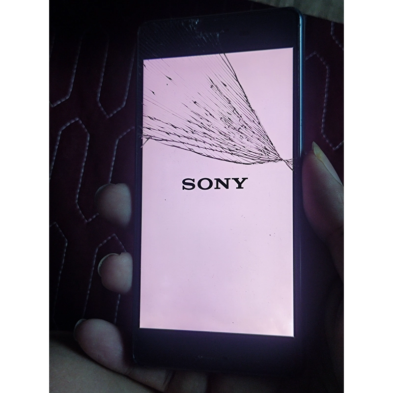 Sony Xperia nứt kính 304780