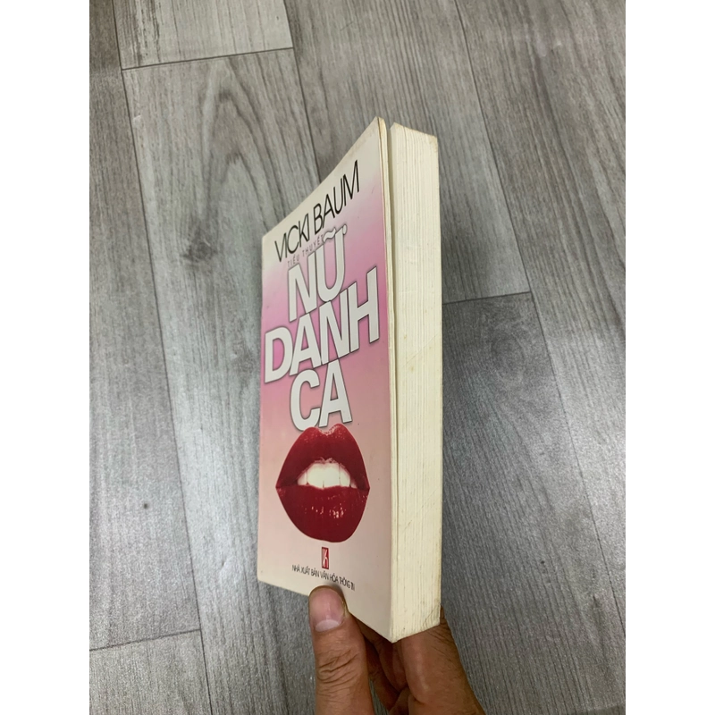 Nữ danh ca - Vicki Baum. 1b4 518953
