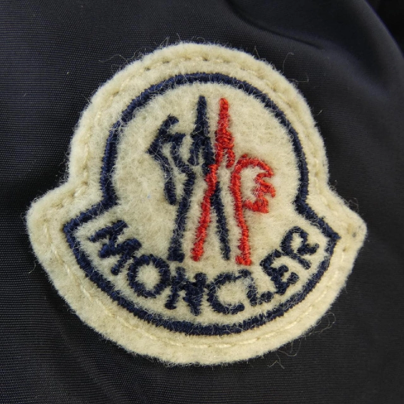 Áo khoác lông vũ MONCLER 635250