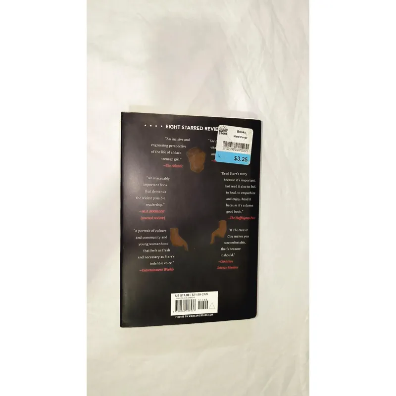 The Hate U Give của tác giả Angie Thomas (bìa cứng) 747988