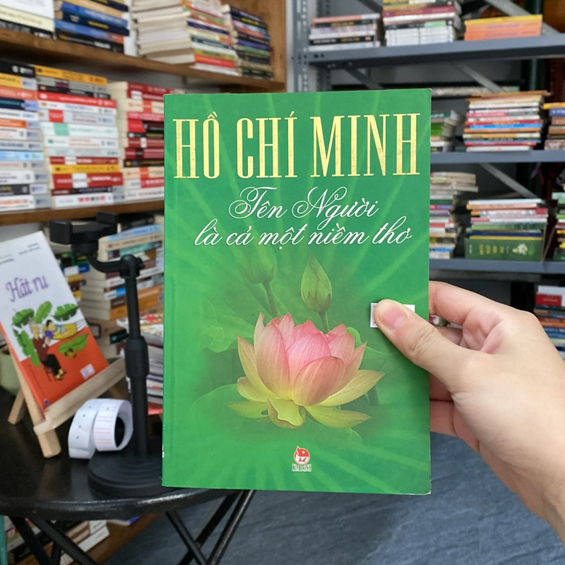 Tên người là cả một niềm thơ-Hồ Chí Minh 528633