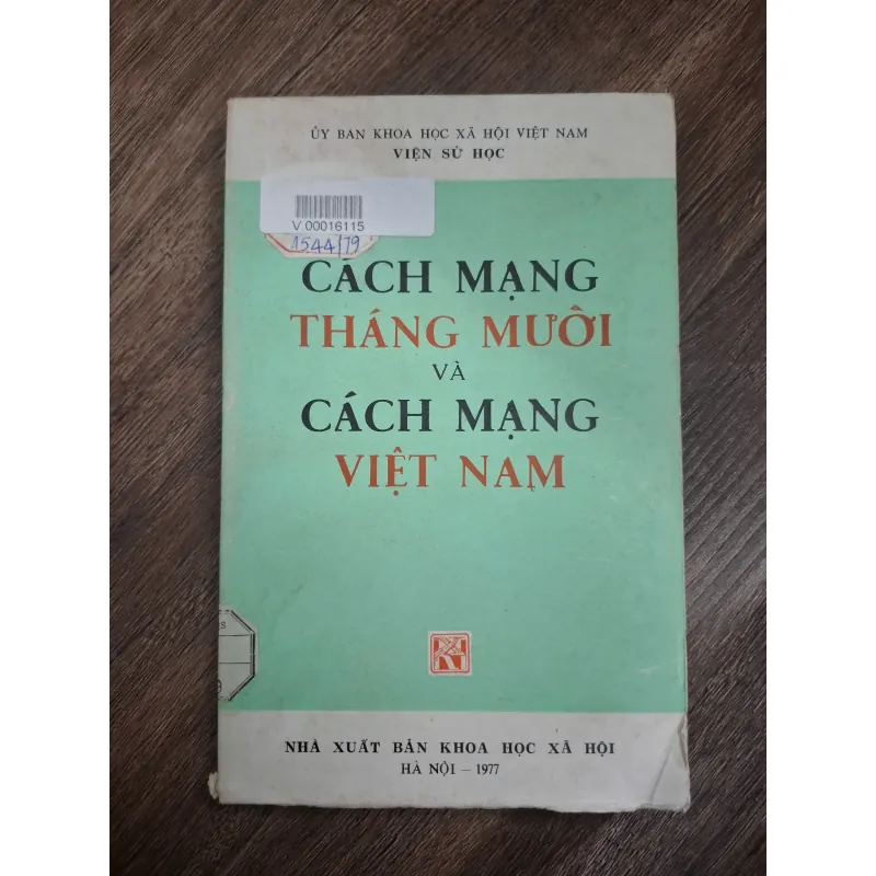 CÁCH MẠNG THÁNG MƯỜI VÀ CÁCH MẠNG VIỆT NAM 726389