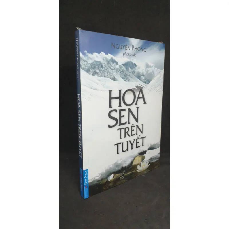 [Phiên Chợ Sách Cũ] Hoa sen trên tuyết 1503 409428