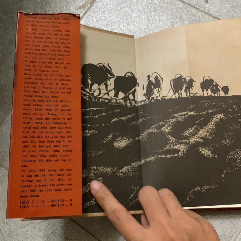 Bộ sách 2 tập Đất vỡ hoang - Mikhain Solokhop - nhà xuất bản cầu vồng 719633