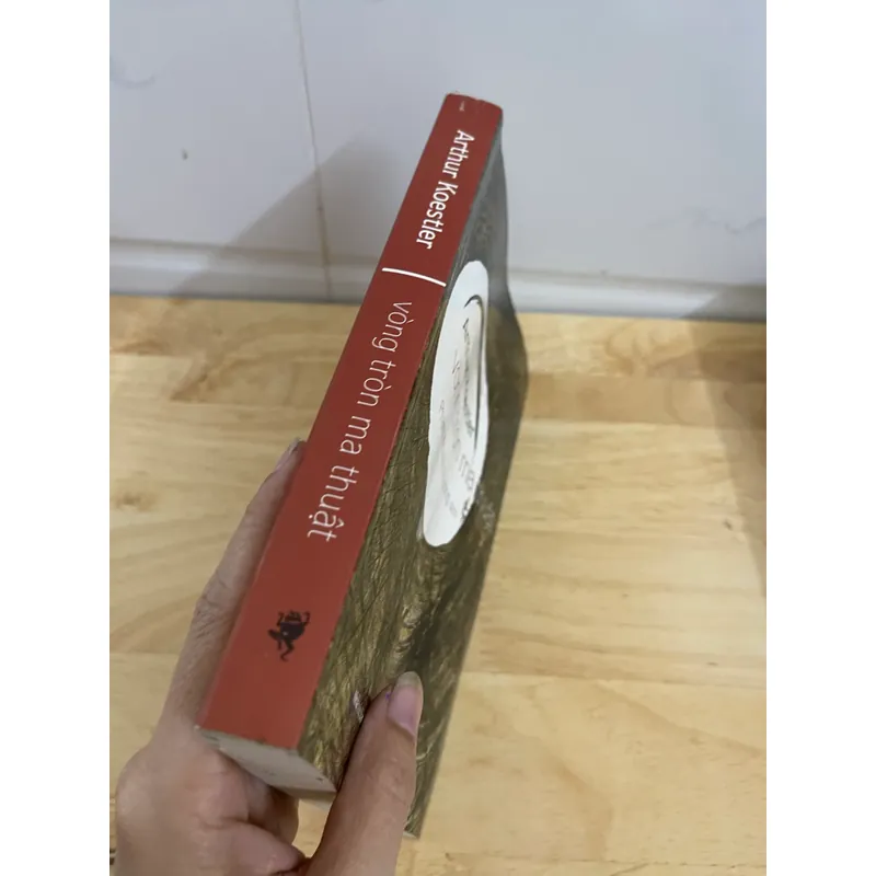 Arthur koesler vòng tròn ma thuật  553560