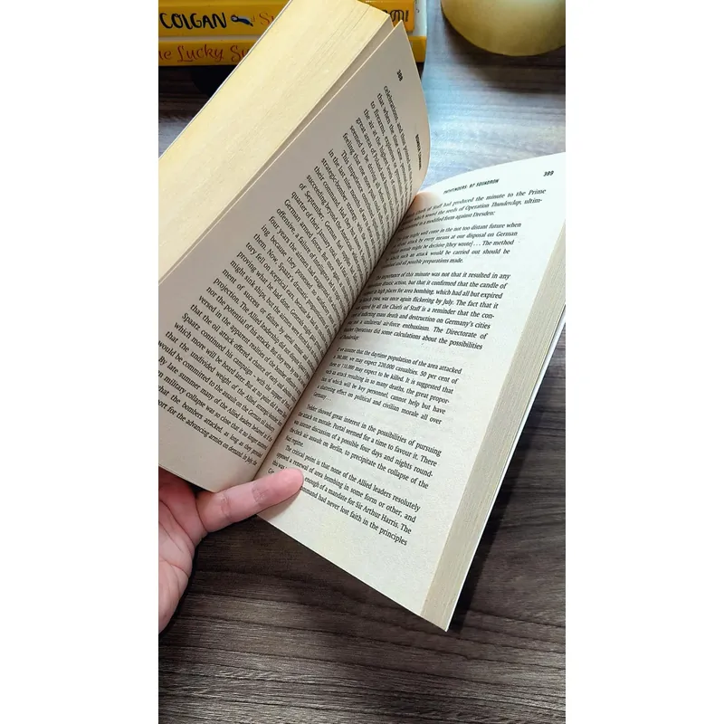 Pan Military Classics Series - Bomber Command (Max Hastings) (preloved book) 722872