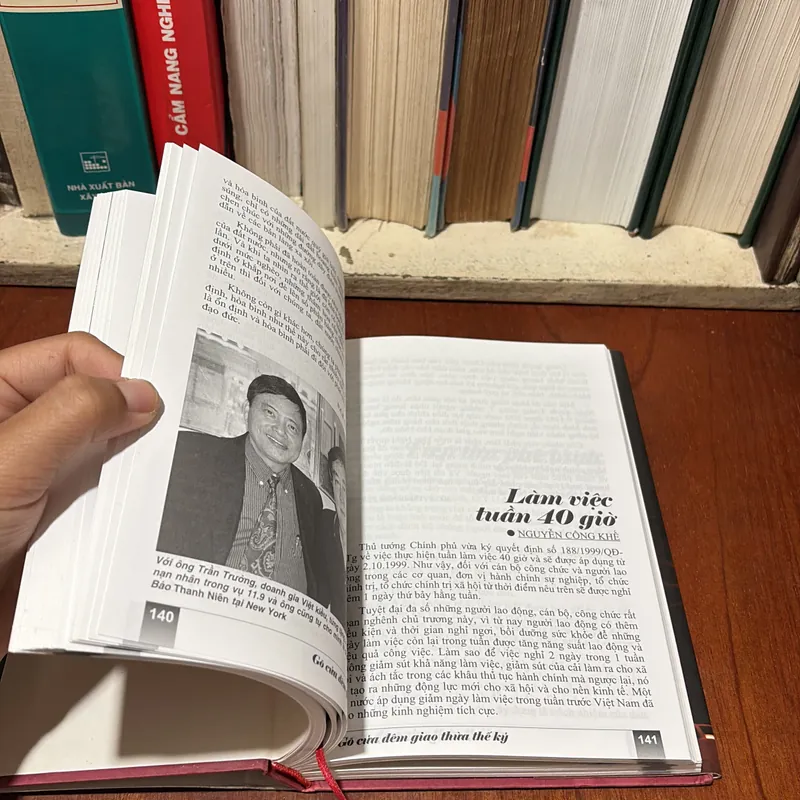 II Văn Học: Gõ Cửa Đêm Giao Thừa Thế Kỷ - Nguyễn Công Khế - 2005 739392