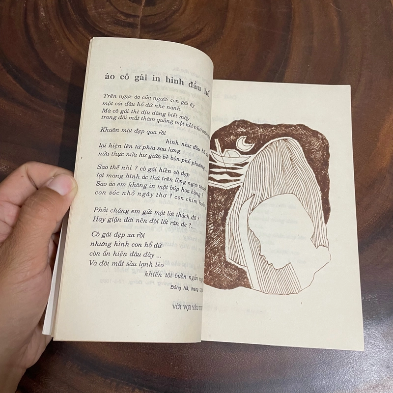II Tựa sách: Vời Vợi Yêu Thương - Thơ Đà Nẵng - 1992 462873