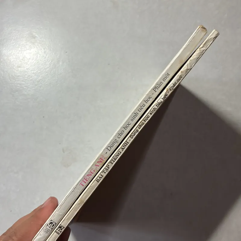 Tiếng Anh dùng cho học sinh tiểu học Phần 1 (2 cuốn) - 1997s 796985