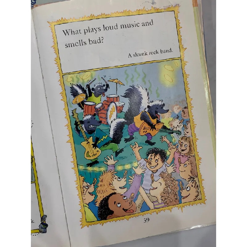 Dial Easy-to-Read: Stinky Riddles – Katy Hall & Lisa Eisenberg 559694