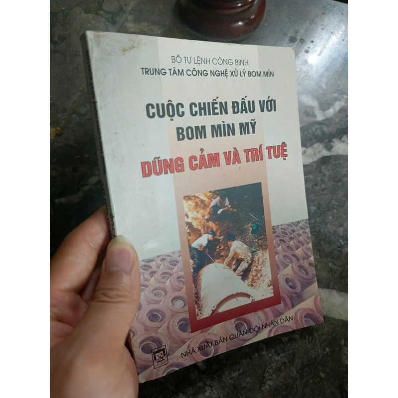 Cuộc chiế đấu với bom mìn Mỹ - Dũng cảm và trí tuệ 457764