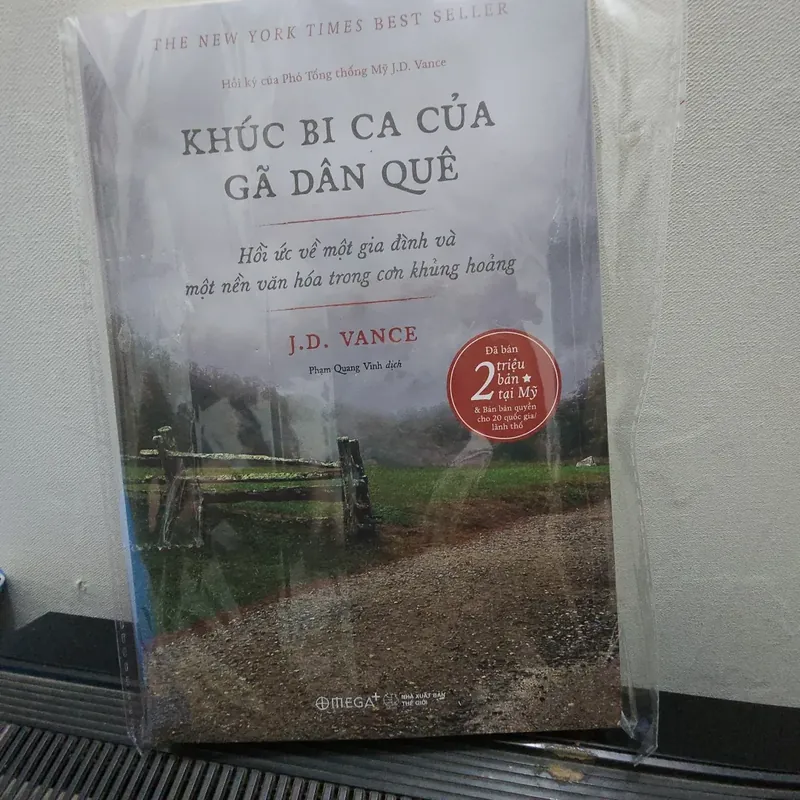 Sách Khúc bi ca của gã dân quê của JD Vance mới 99% 499694
