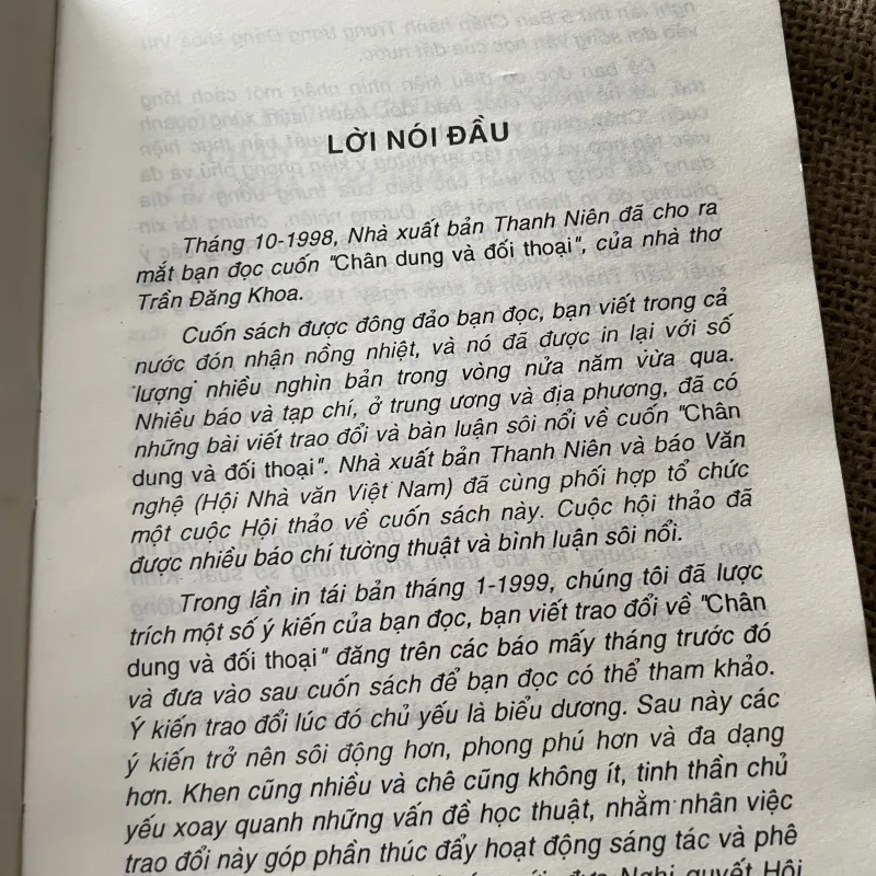 Xung quanh cuốn Chân dung và đối thoại của Trần Đăng Khoa  796161