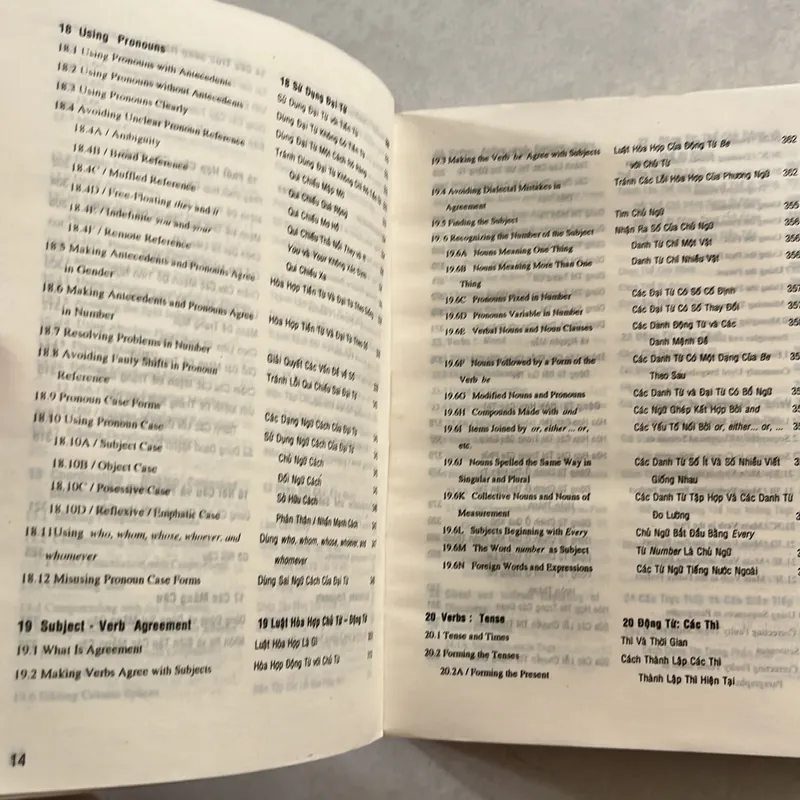 Writing a college handbook - James A.w. Heffernan 557833