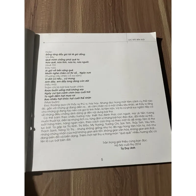 Lê Tiến Vượng - thơ Lục Bát bên đời 750434