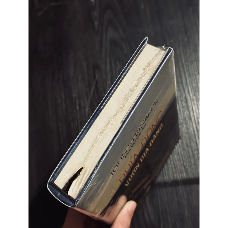 Phía đông vườn địa đàng (bìa cứng, seal) 745404