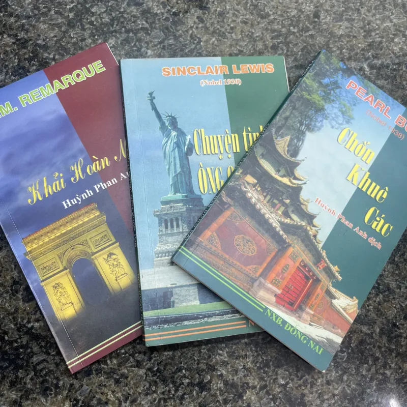 Box 3 tác phẩm văn học Nobel Chuyện tình ông quan toà, Chốn khuê các, Khải hoàn môn 763383