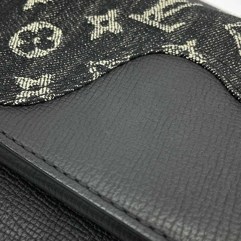 Túi đeo vai Louis Vuitton Monogram Drip Trio Pouch M81013 - Hàng hiệu Chính hãng 801572