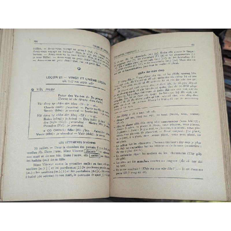 Bản dịch và dẫn giải của Cours de langue et de civilisation françaises - G.Mauger ( 1+2) 127835