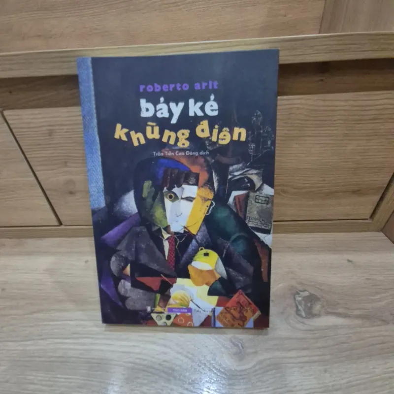 Sách "Bảy kẻ khùng điên" 754301
