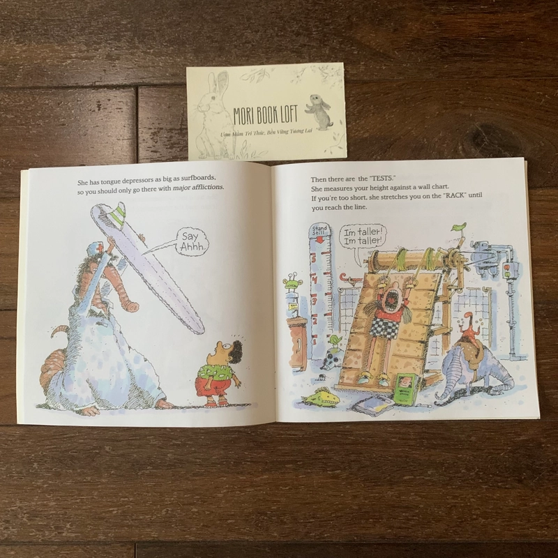 Set 2 cuốn sách ngoại văn Black Lagoon, Used, Bìa mềm, minh họa đẹp, printed 1995 492661