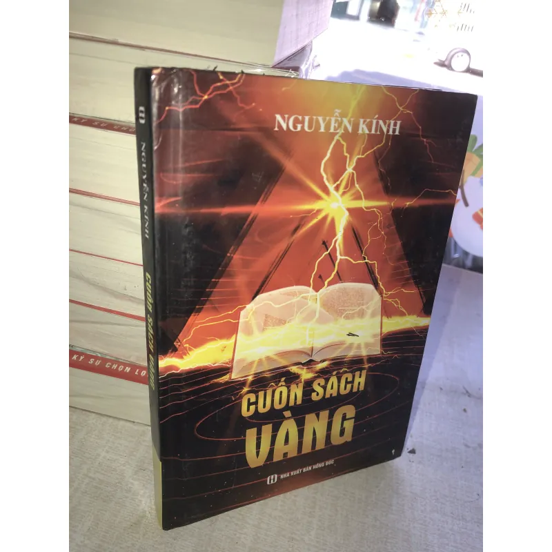 Cuốn sách vàng 778336