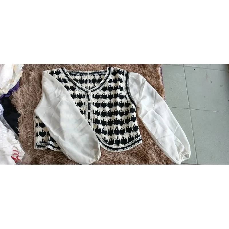 Áo kiểu nữ đa dạng mẫu mã, màu sắc, chất liệu 973650