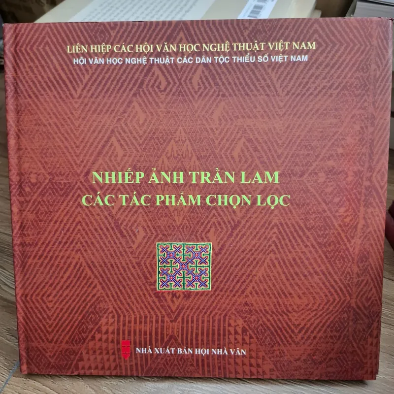 Nhiếp Ảnh Trần Lam: Các Tác Phẩm Chọn Lọc - (Trần Lam) - Sách ảnh nghệ thuật 692900